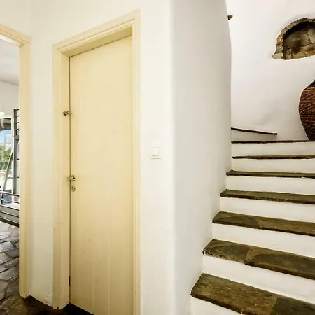 Magano Seaview House Alikí